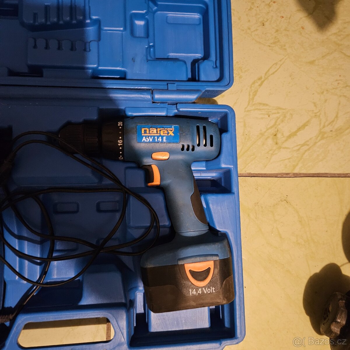 Prodám aku Šroubovák Narex na opravu nebo náhradní díly - 3