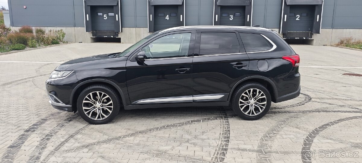 Mitsubishi Outlander 2.2DI-D automat - 3