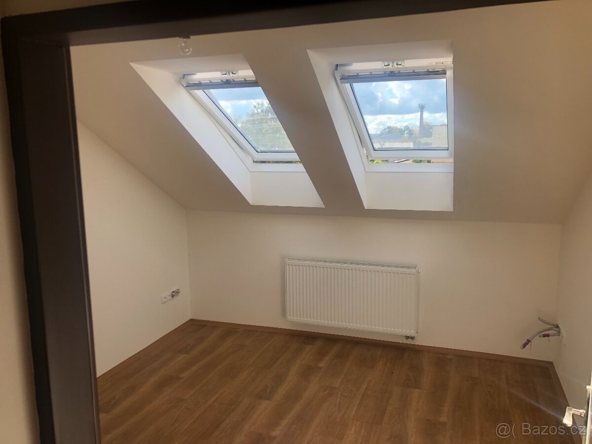 Pronájem bytu 1+kk+půda 36,06 m2 Český Brod - 3