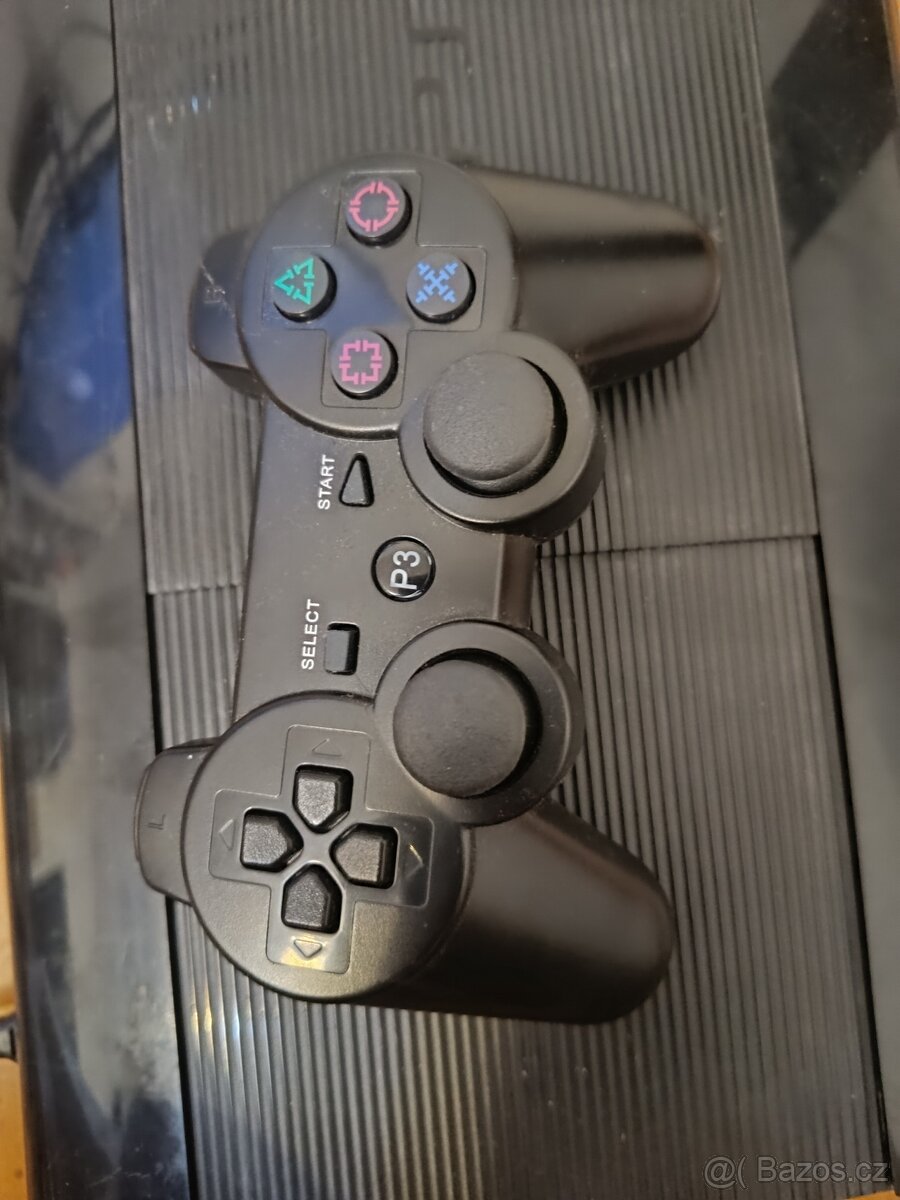 PS3 Super Slim, ovladač + 4 hry / PlayStation 3 - 3