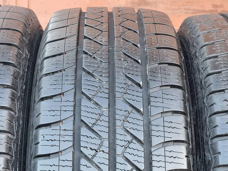 Zimní Goodyear 195/60/16C - 3