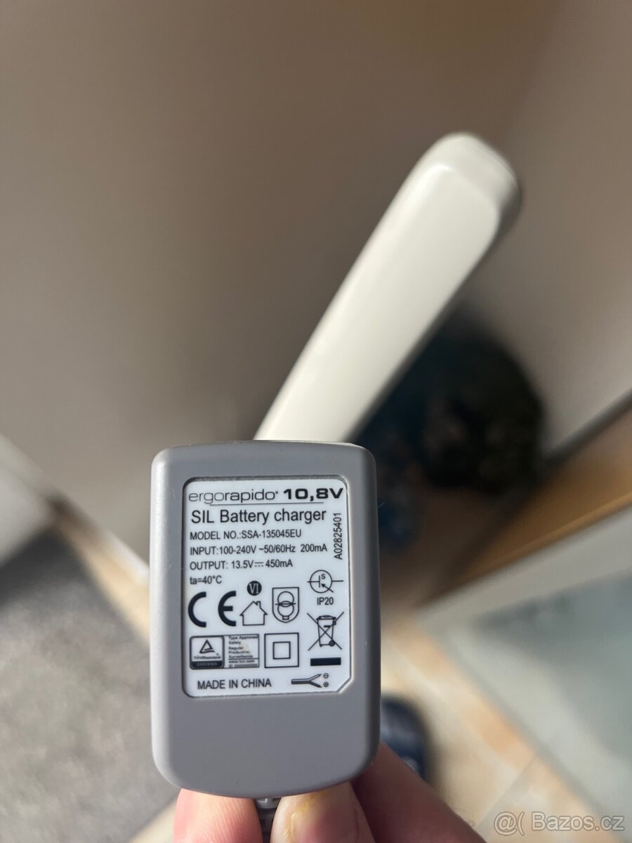 Tyčový vysavač Elektrolux ErgoRapido - 3