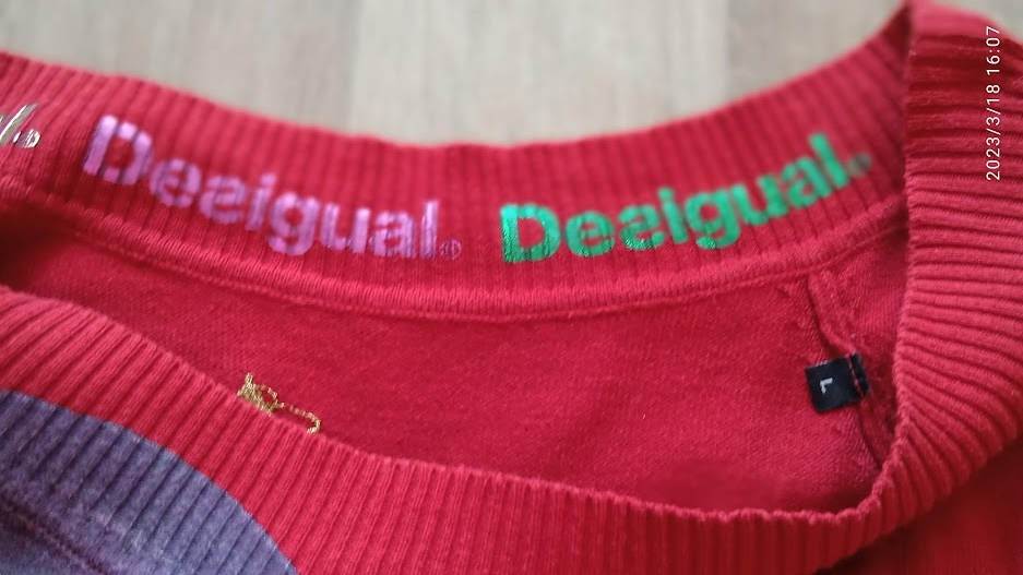 DÁMSKÝ SVETR DESIGUAL VEL. L - 3