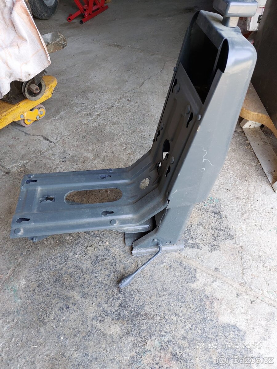 Náhradní díly - 3