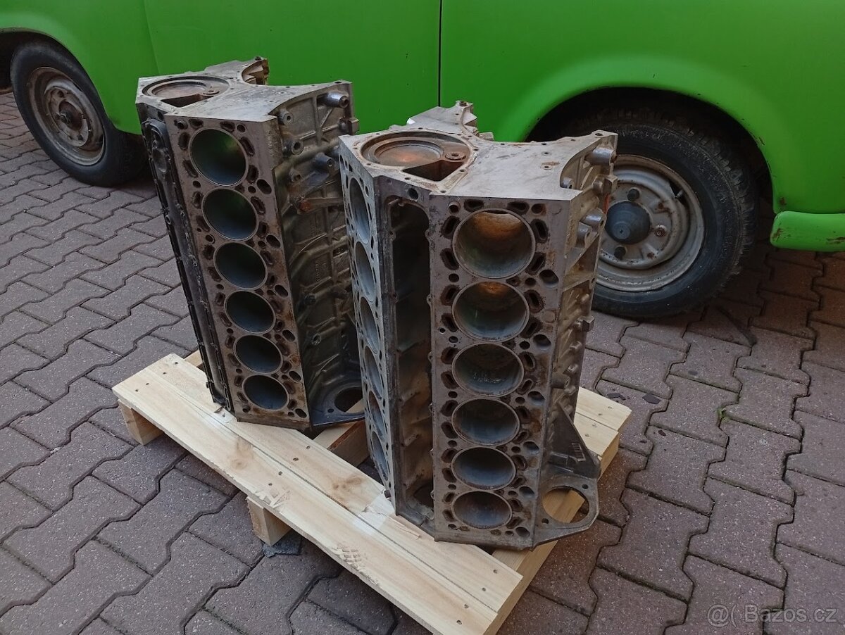 V12 blok - Top Gear stolek, BMW M70 E32 750iL, E31 850i - 3