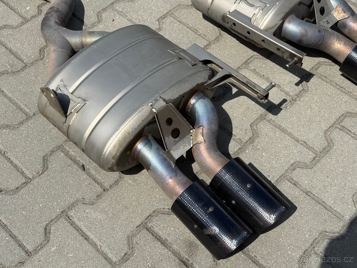 BMW M3 e92 e93 Akrapovic Evolution - 3