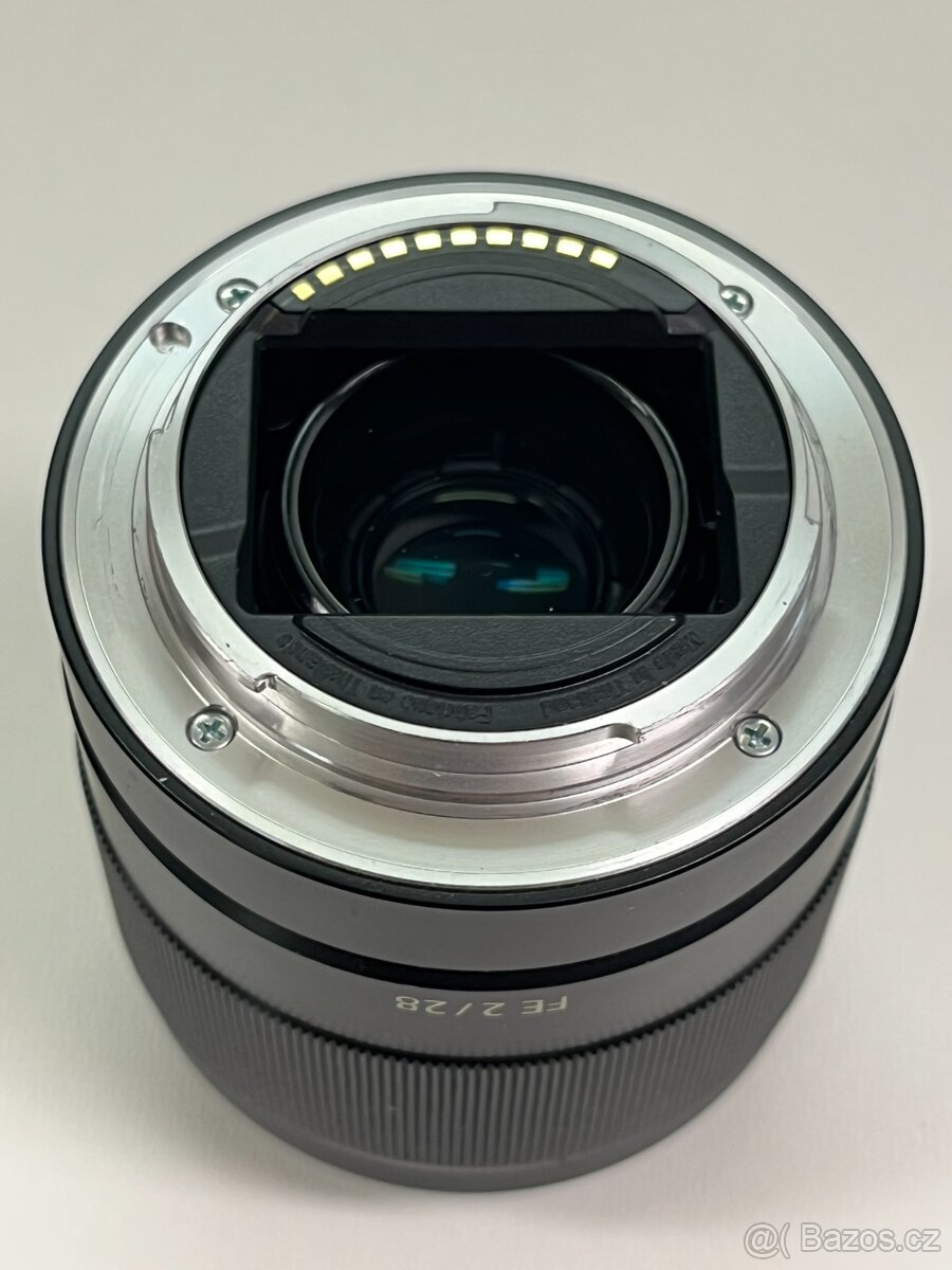 Sony FE 28mm f/2 SEL - 3
