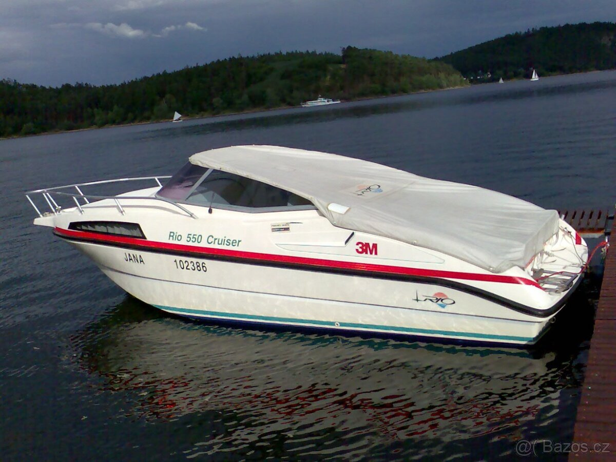 Kajutový motorový člun RIO 550 Cruiser + přepravník v ceně - 3