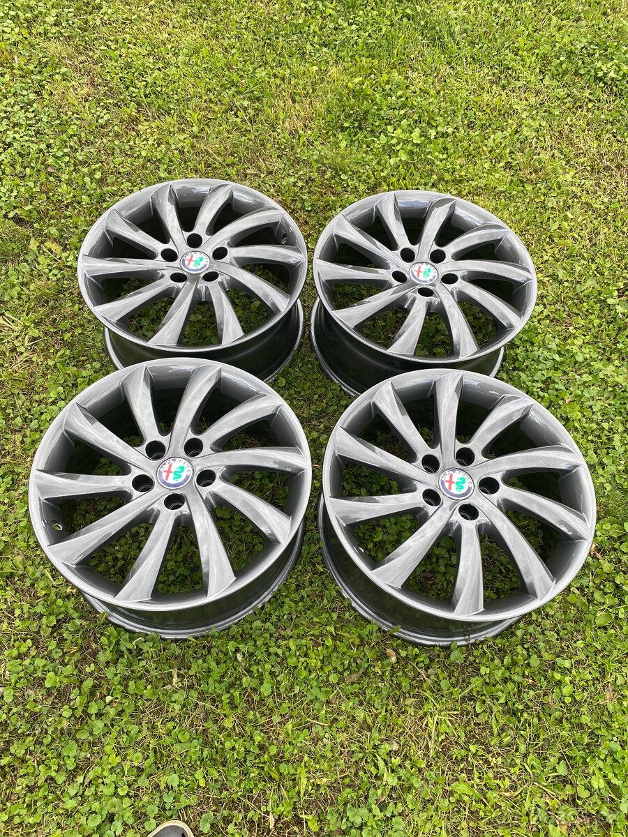 ALU KOLA ALFA ROMEO GIULIETTA 5X110 R17 - 3