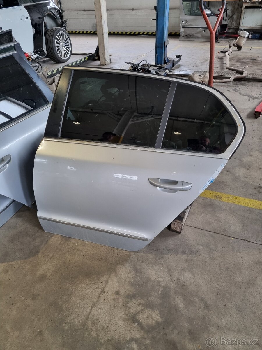 Škoda Superb 2 sedan, dveře, víko - 3