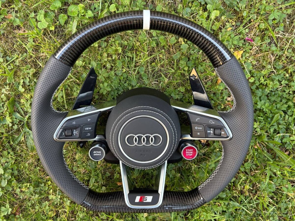 AUDI R8 VOLANT SPORTOVY - START/STOP DRIVE SELECT - 3