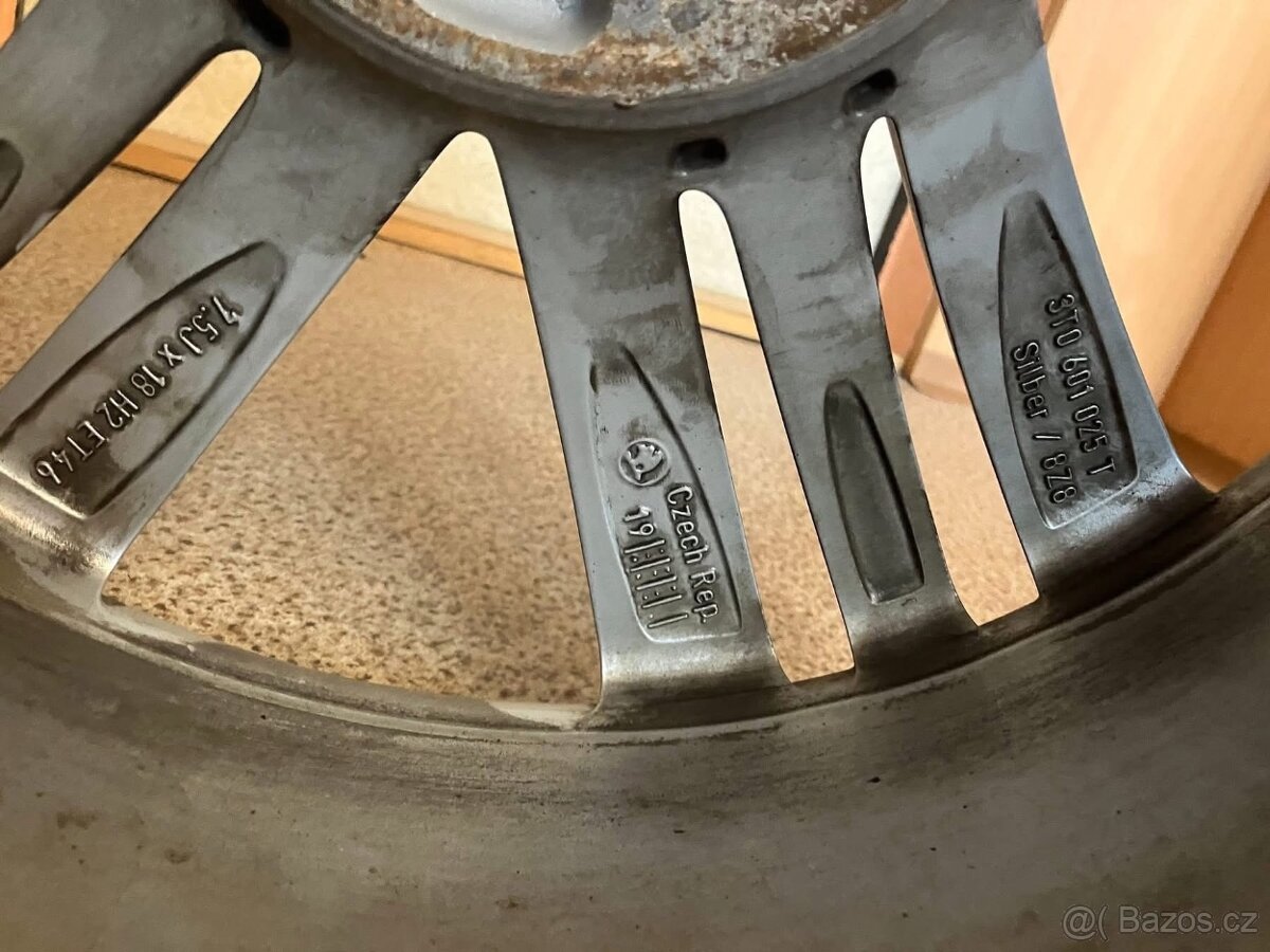 Trinity, R18, Škoda Superb - 3