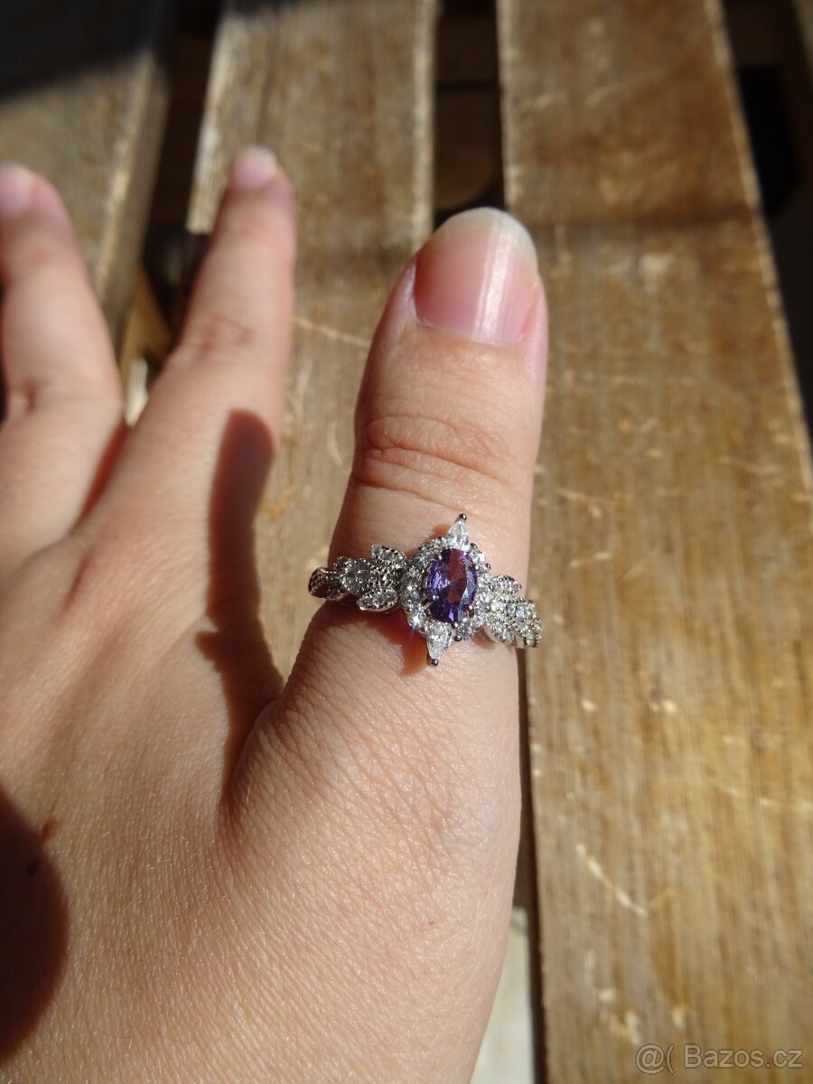 Třpytivý prsten s fialovým kamenem - 3