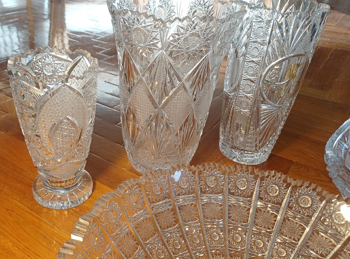 Broušené vázy, mísy, podnosy - 3