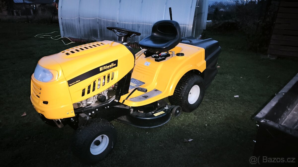 Zahradní traktůrek + příslušenství - 3