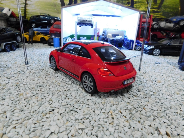 model auta 1:18 VW New beetle od Welly - 3