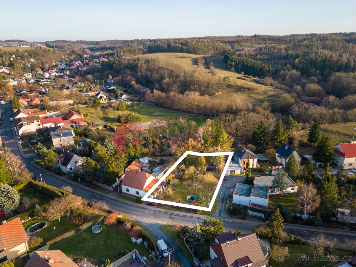 Prodej pozemku v obci Družec 1378m2, Praha - Západ. - 3