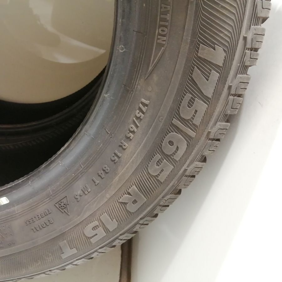 15" PNEU – 175/65/R15 – ZIMNÍ - značky SEMPERIT - 90% vzore - 3