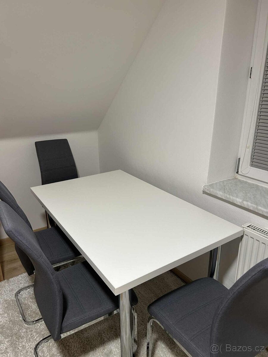 Jídelní stůl + 4 židle - 3