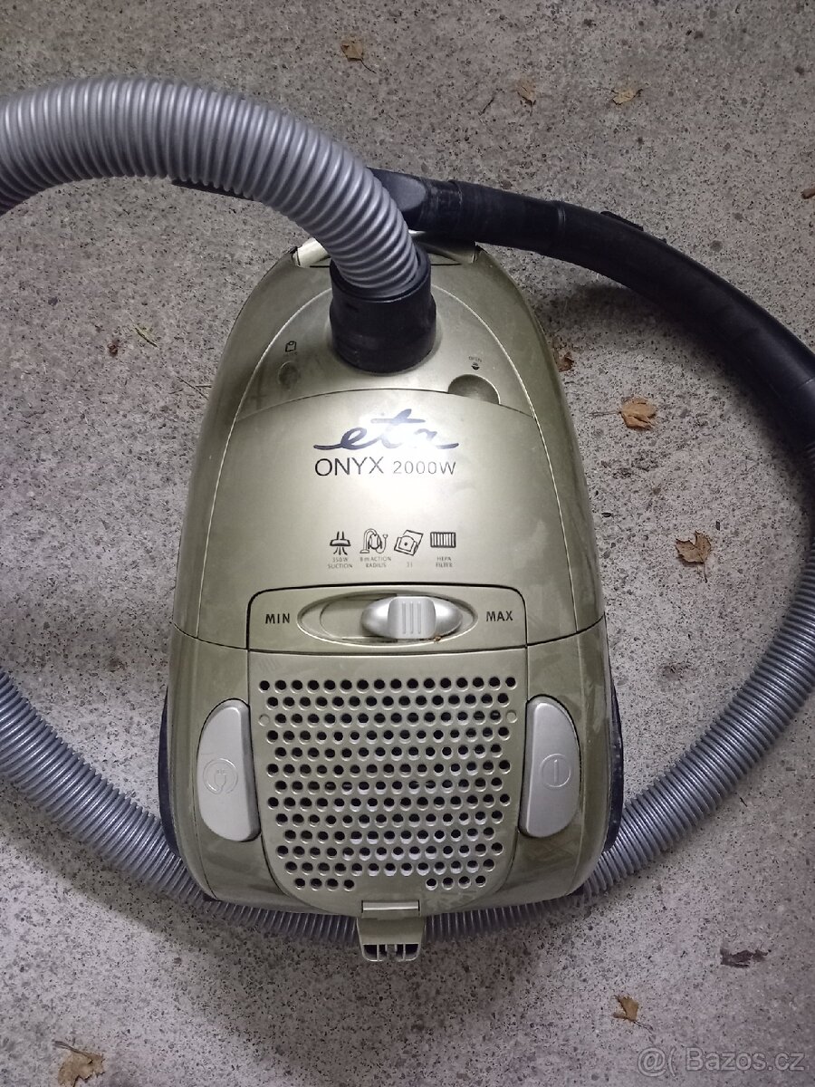 Vysavac ETA ONYX 2000 W. 3l - 3