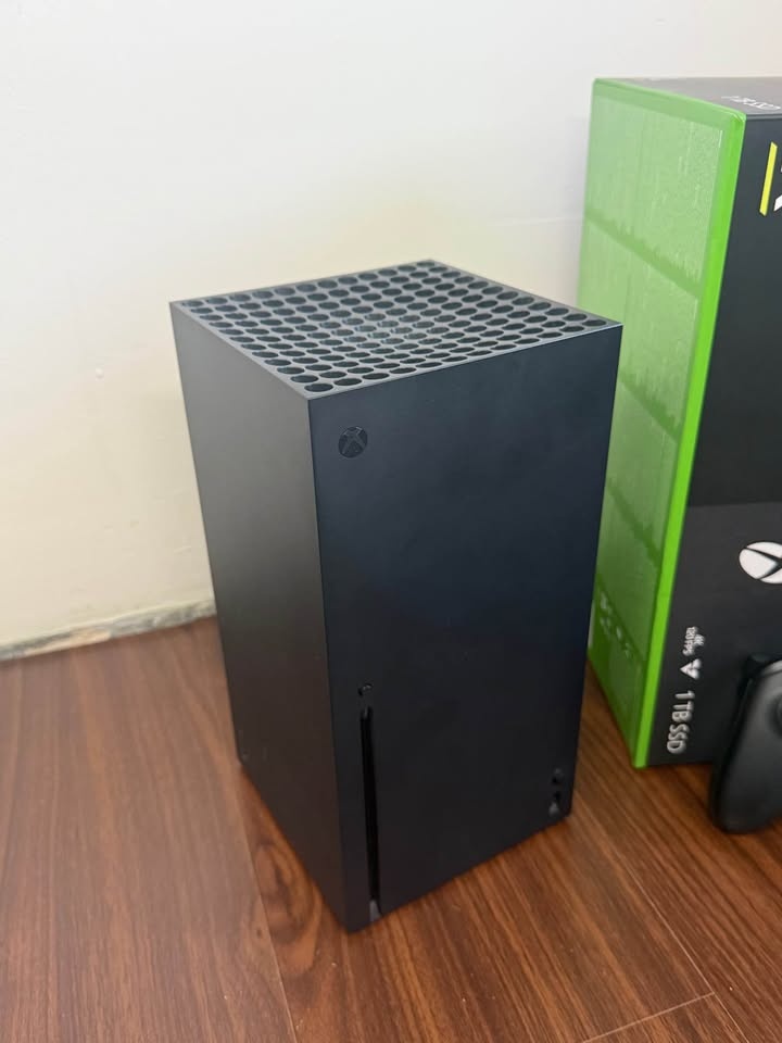 Xbox Series X - 1 TB, černá KOMPLET - 3