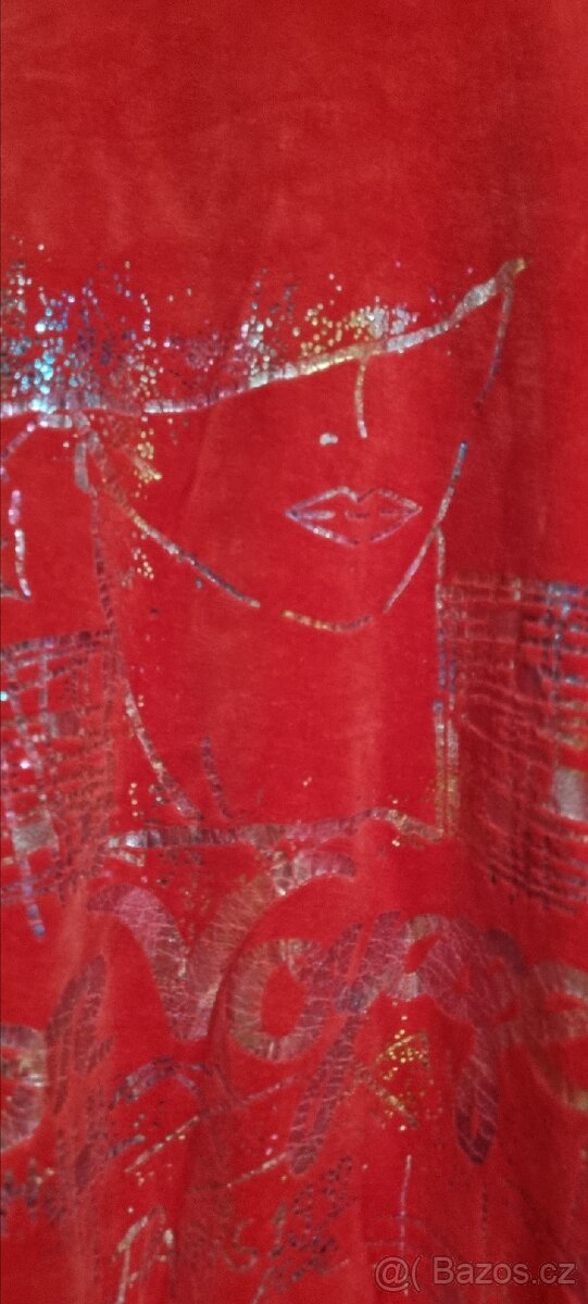 Červené sametová mikina - 3