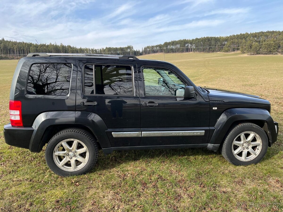 JEEP Cherokee Liberty (KK) - 3