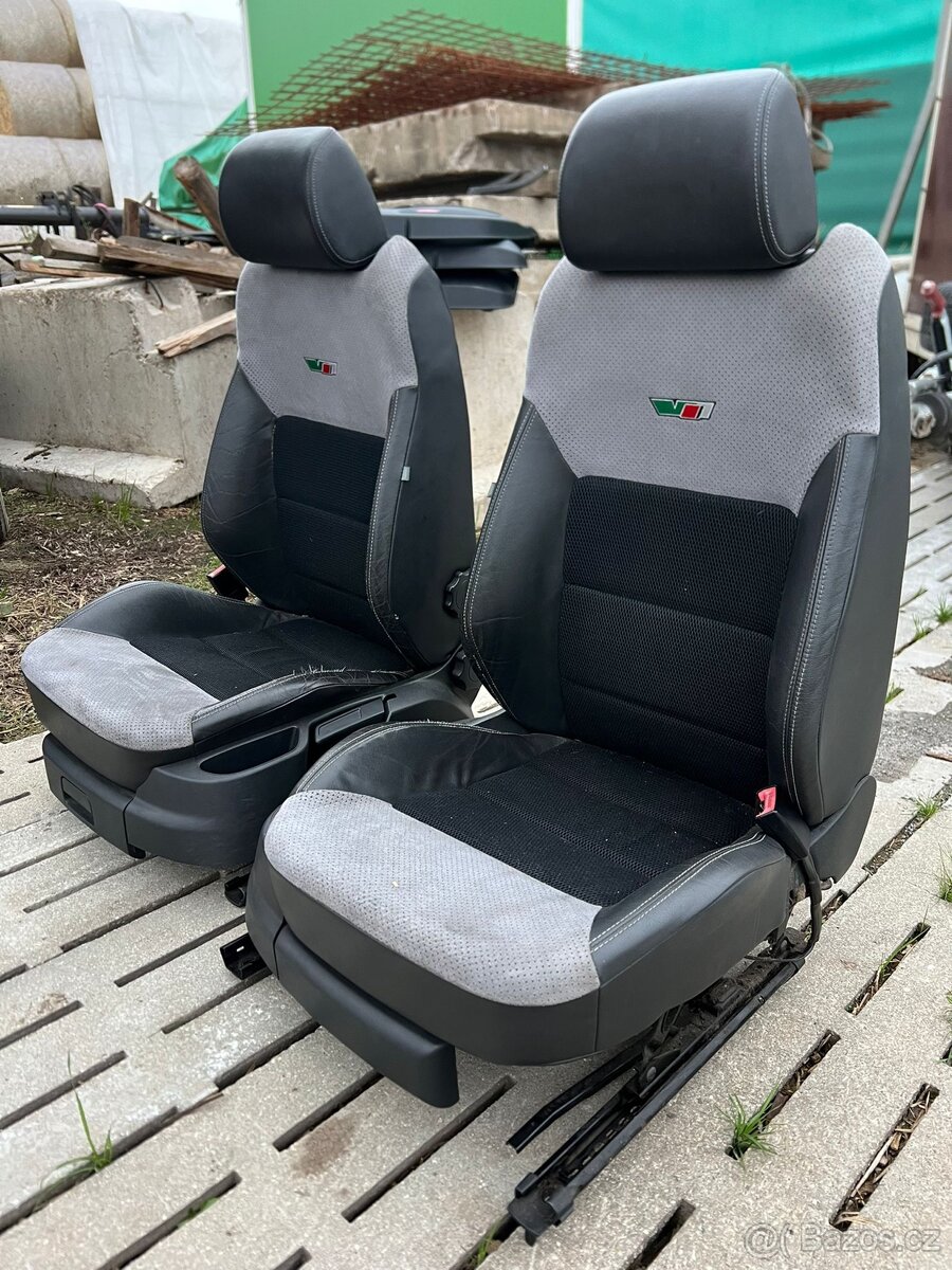 Škoda Octavia 2 RS sedačky - 3