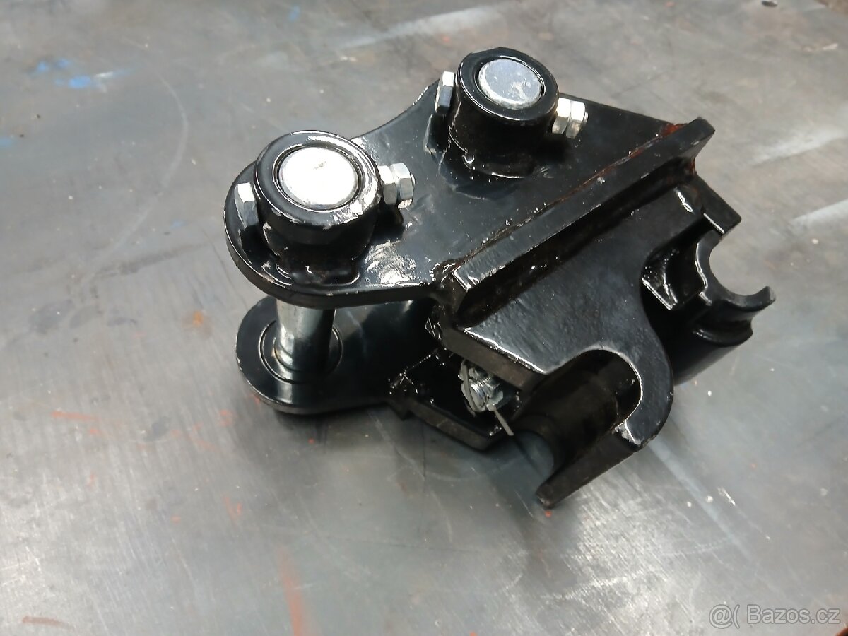 Rychloupínak pro minibagr - 3