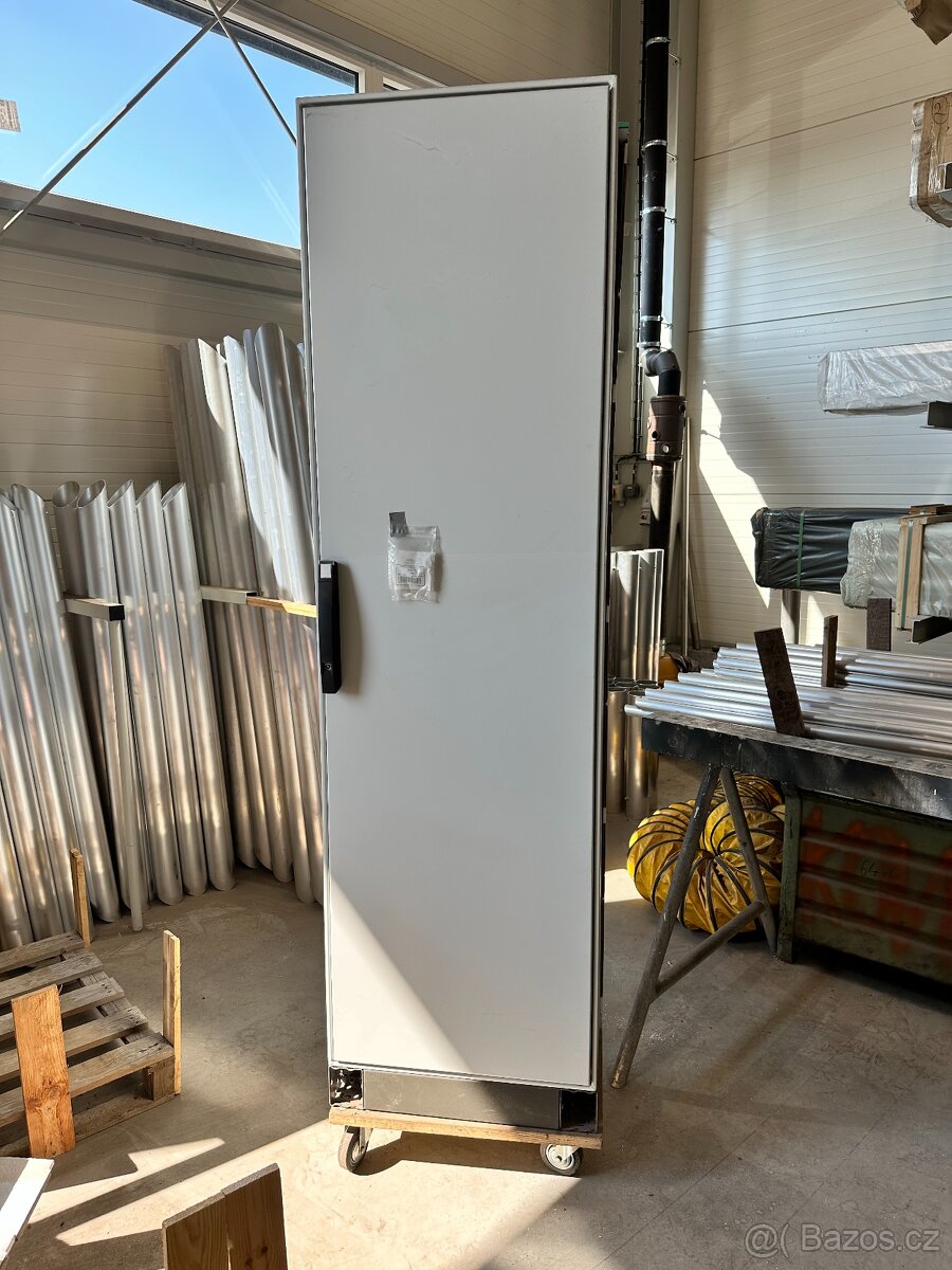 Prodám nový skříňový elektro rozvaděč - 3