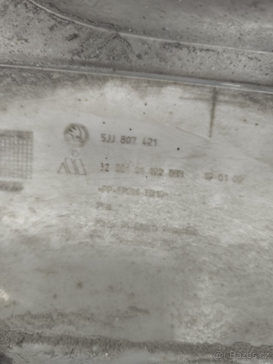 Zadní nárazník Škoda Rapid space back. - 3