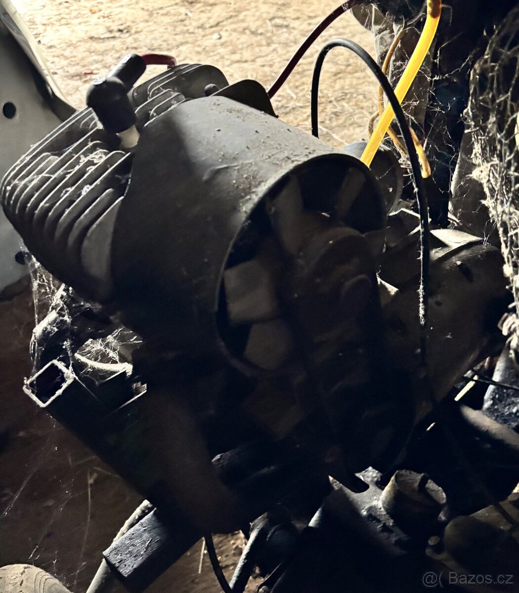 ČZ 175/501 prase - kompletní motor - 3