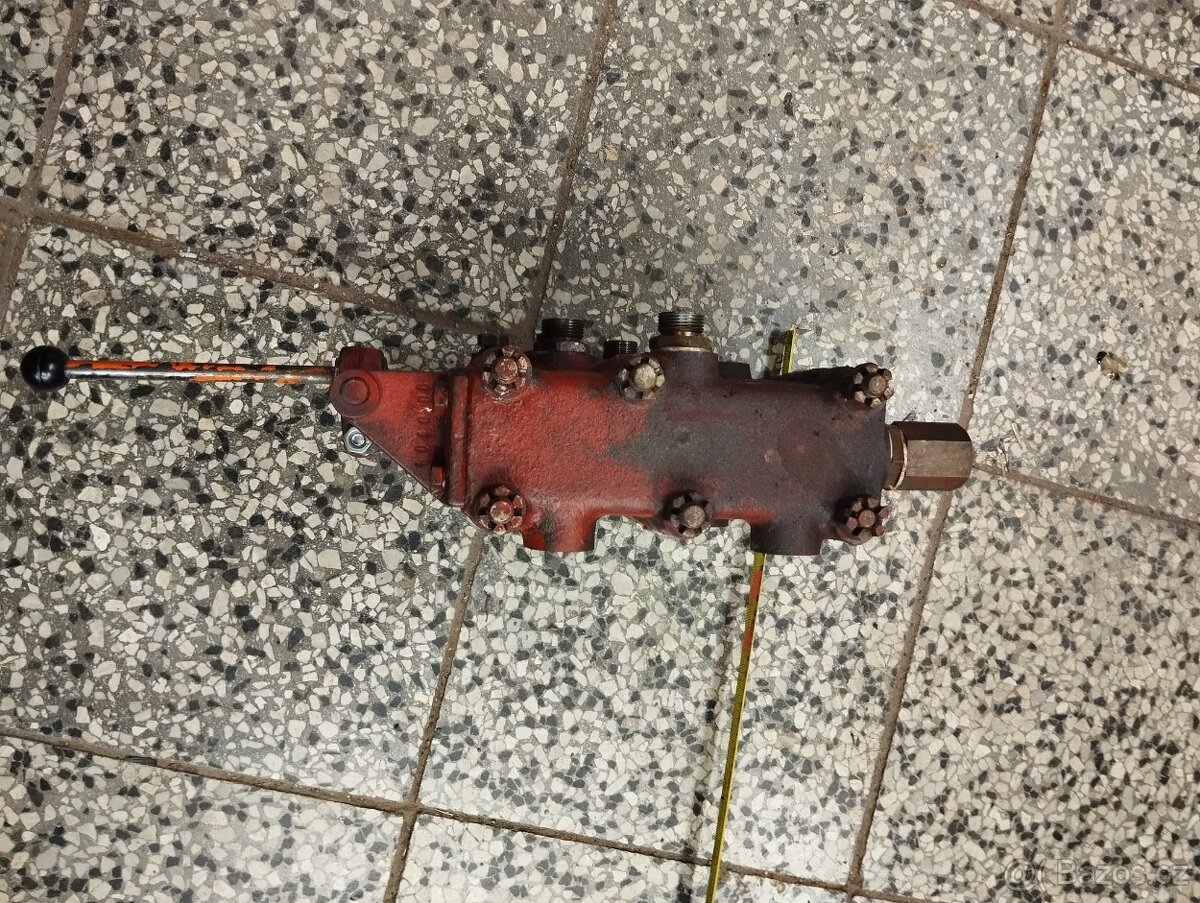 Hydraulický rozvaděč - 3