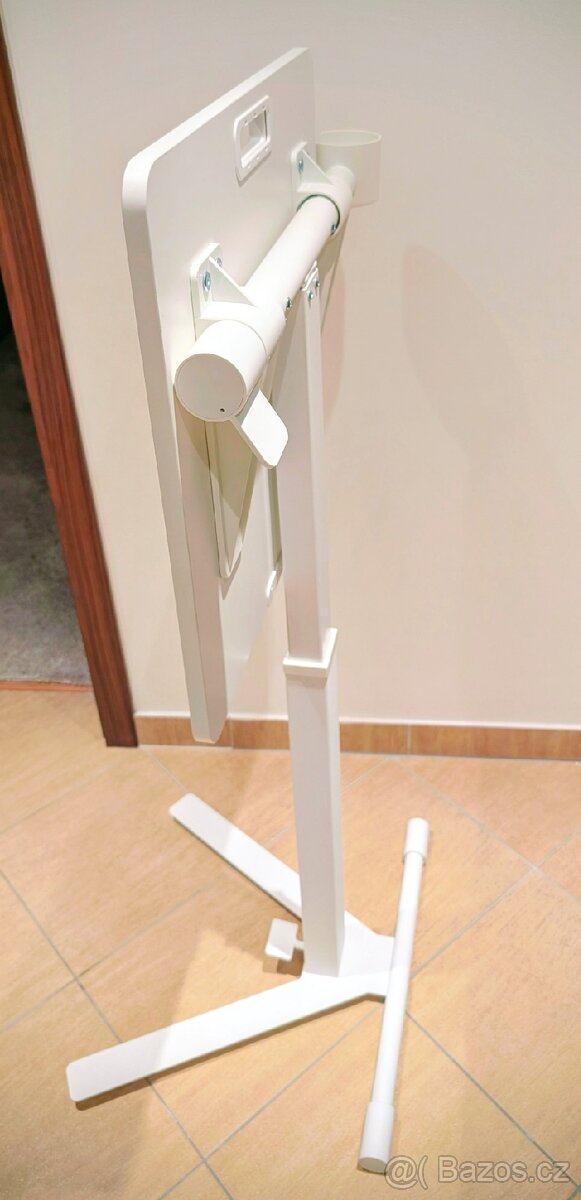 Polohovací stolek Ikea Mittzon - 3