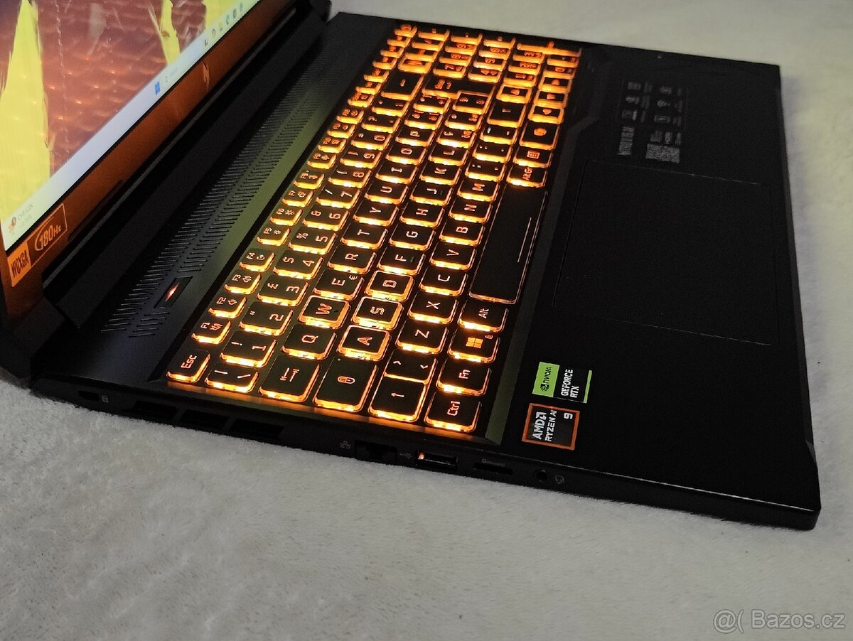 Herní notebook Acer nitro v16 ai - 3