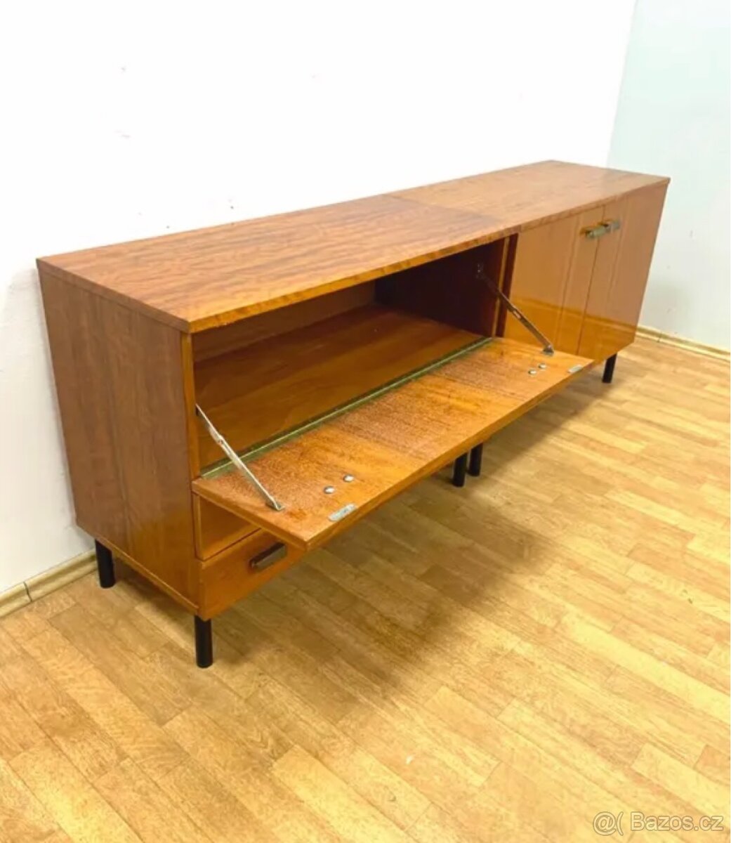 RETRO KOMODY INTERIÉR - 3