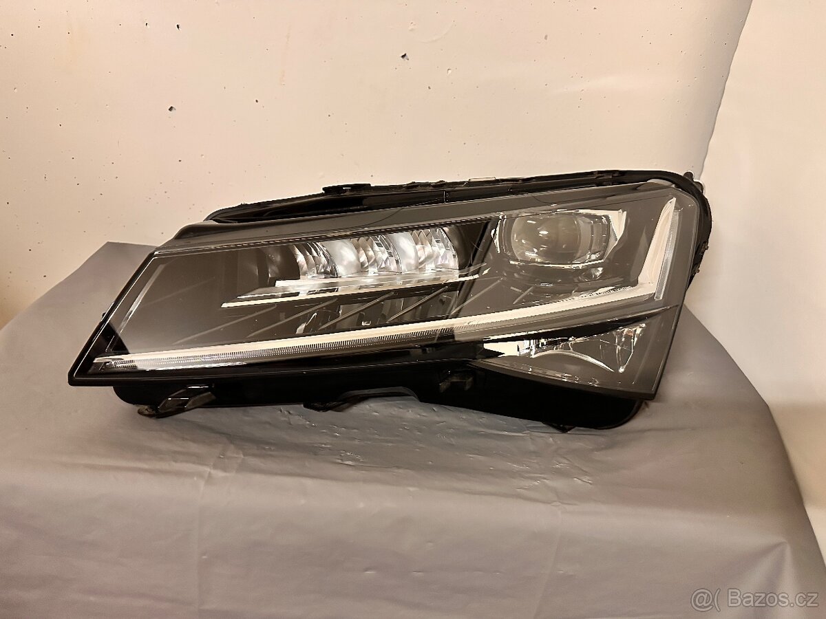 Škoda Superb 3 lift levý full led - 3