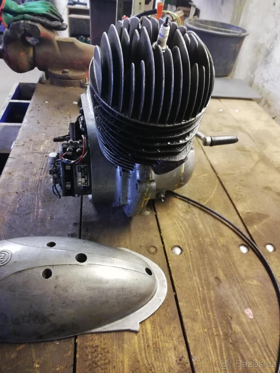 Kompletní motor ČZ175/450 - 3