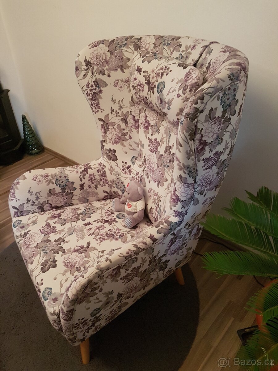 KŘESLO-UŠÁK +TABURET , zn GUTMAN - 3