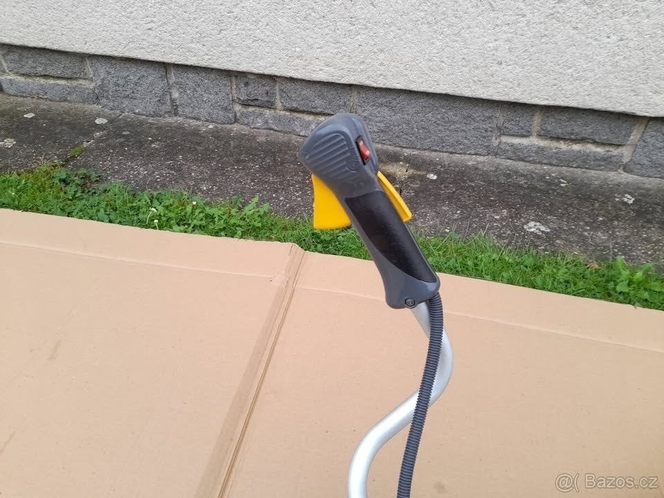 Benzínový křovinořez Honda UMK 425 - 3