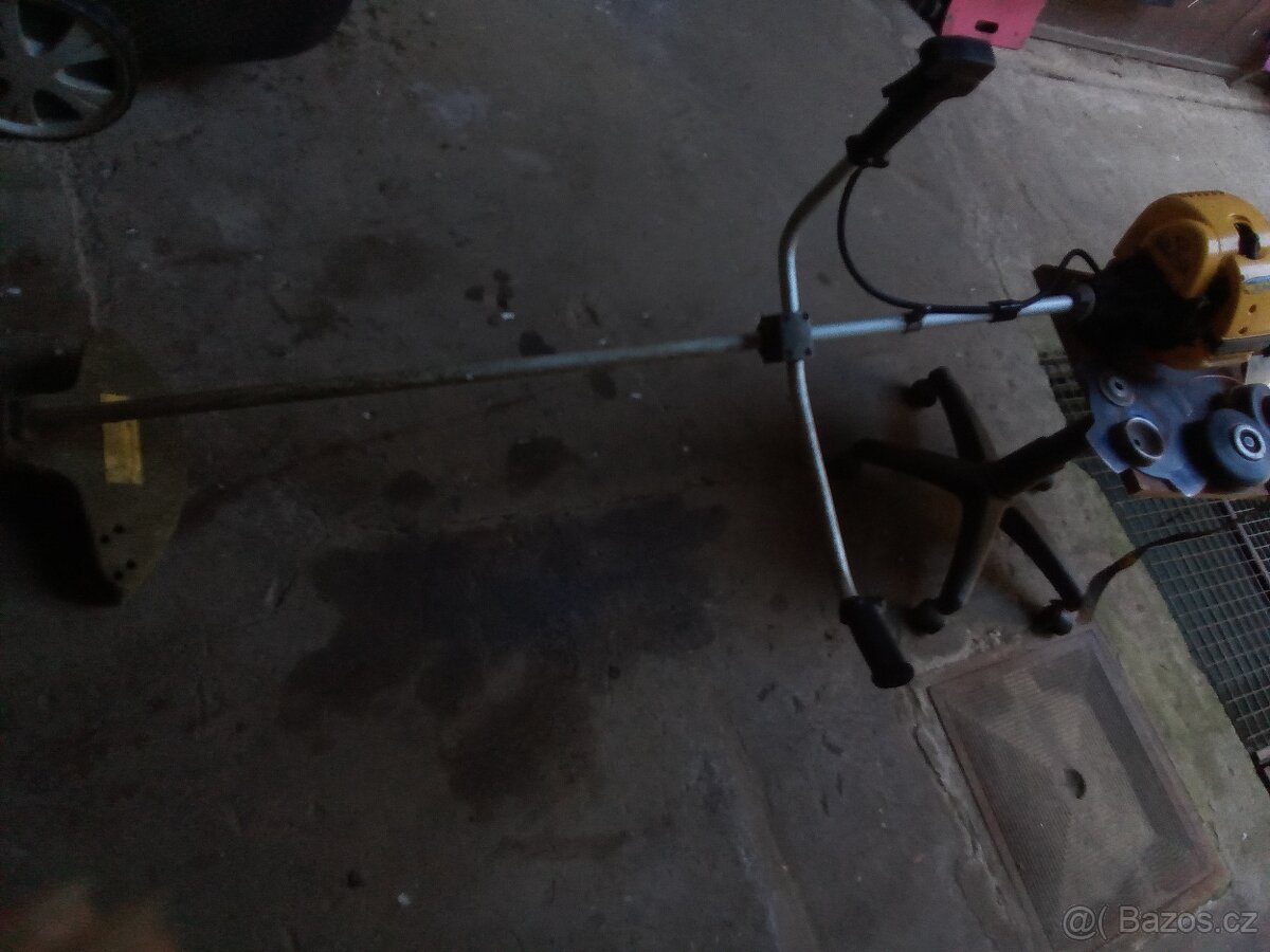 Křovinorez poctivá kovadlina - 3