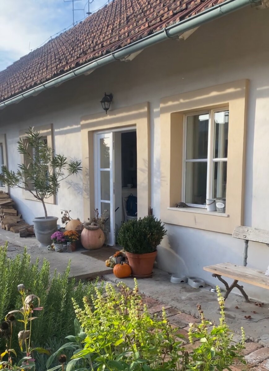 Rodinný dům k pronájmu - 3