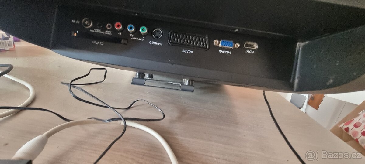 TELEVIZE S VESTAVĚNÝM DVD a settopboxem - 3