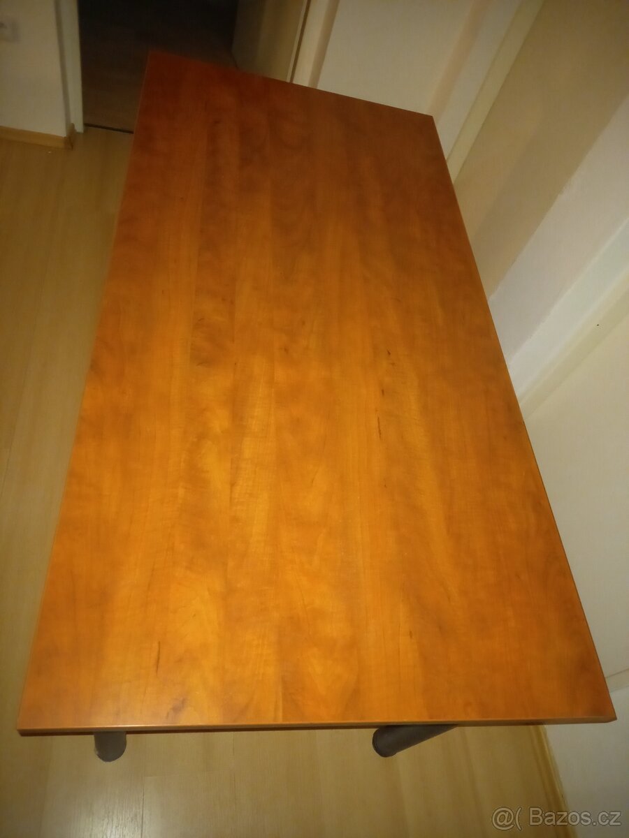 Dřevěný stůl - 3