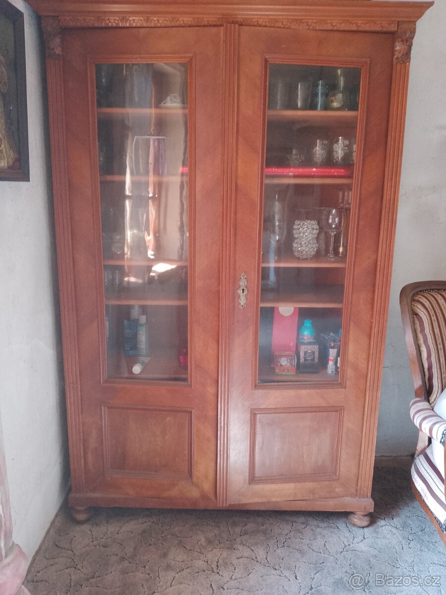 Starožitný nábytek - 3