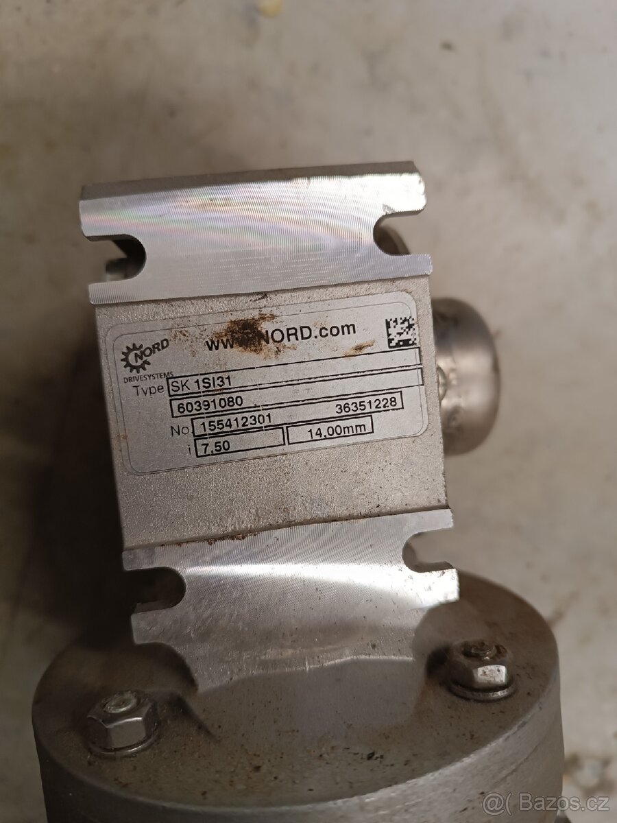 Elektromotor s převodovkou 178ot/min - 3