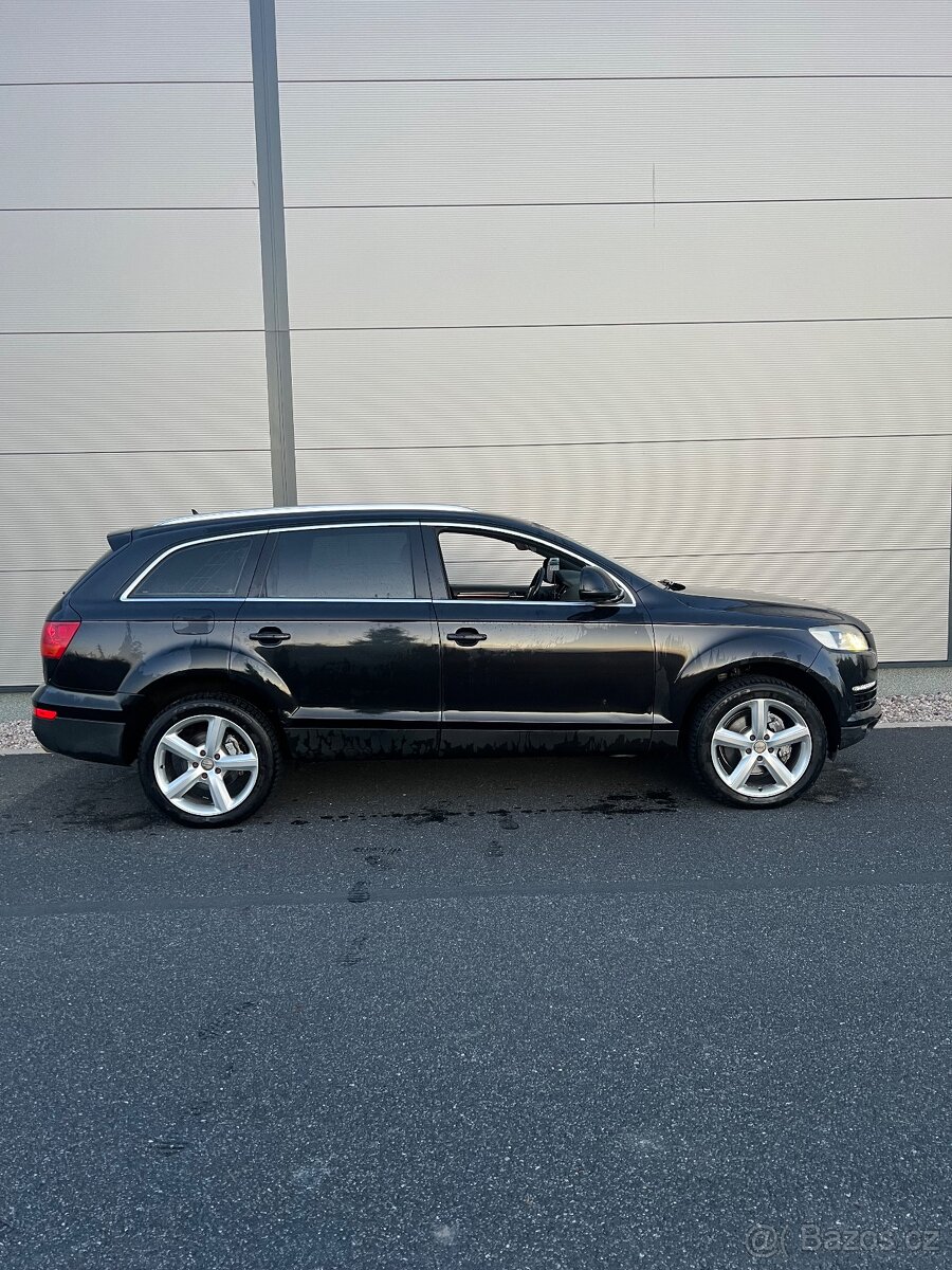Audi Q7 3.0tdi 7mist - 3
