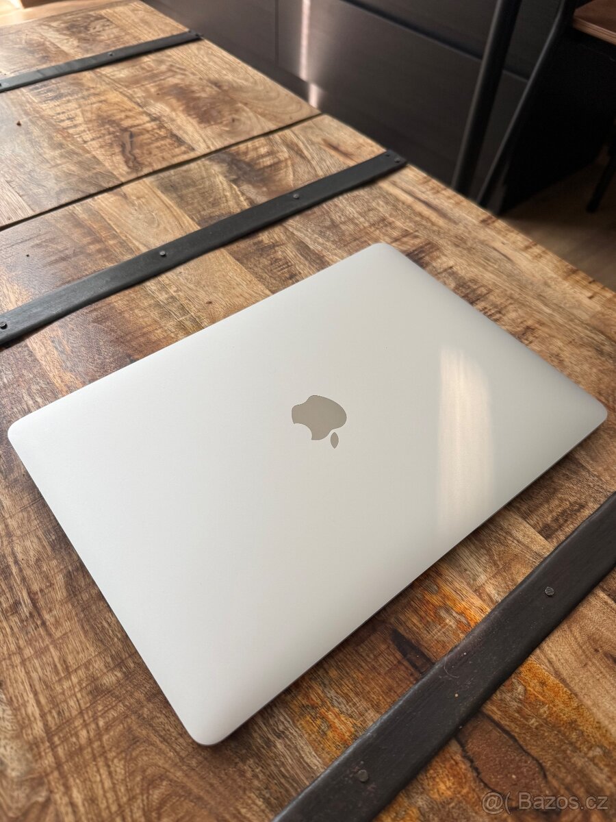 MacBook Air 2020 + Apple Magic Mouse - 3