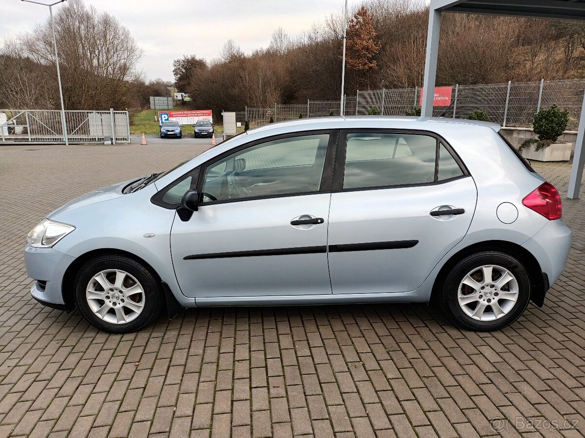Toyota Auris 1,4 ČR,2MAJ,TAŽNÉ,SERVIS - 3
