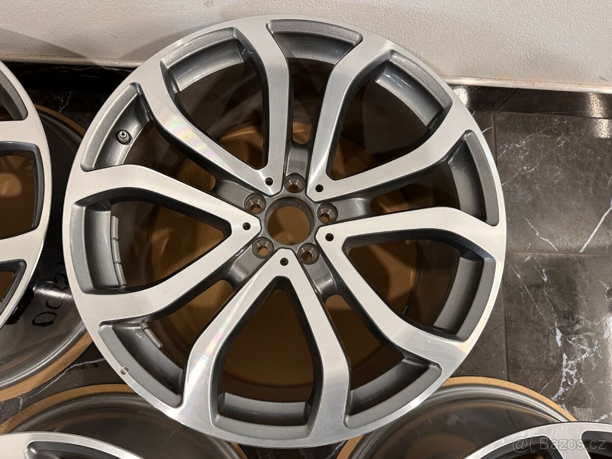 original Mercedes GLE Coupe r21 C292 A2924011500 - 3